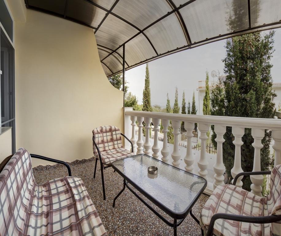 Гостевой дом Guest House Lora Алушта