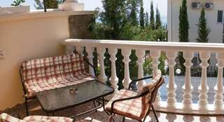 Гостевой дом Guest House Lora Алушта-0